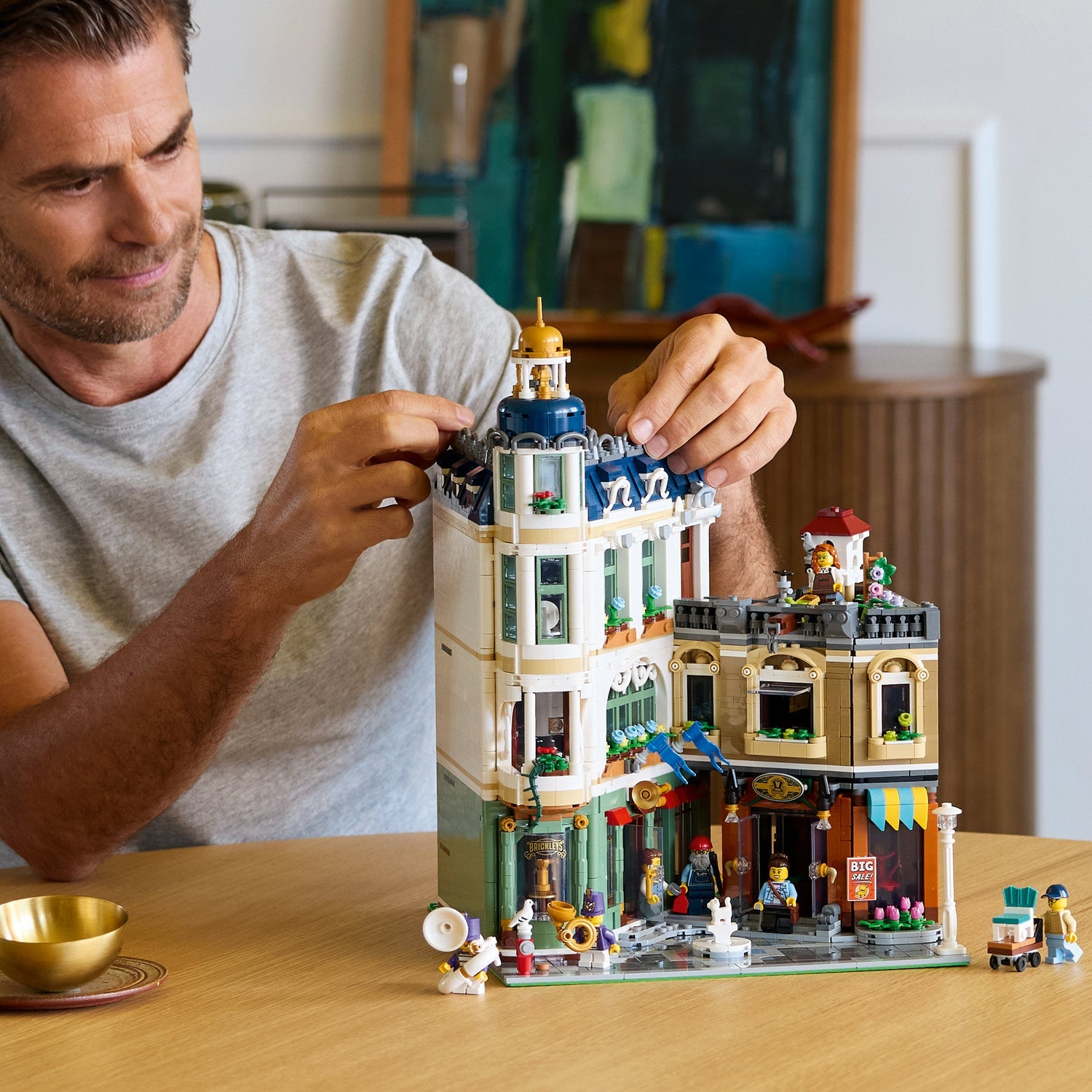 LEGO® Icons Shopping Street